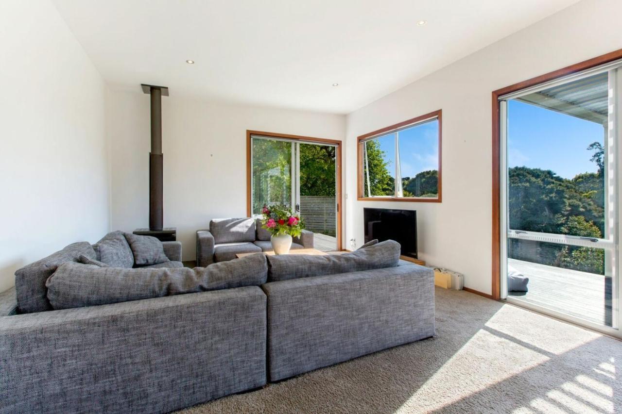 Karaka Sanctuary With Spa Pool By Waiheke Unlimited Oneroa Room photo